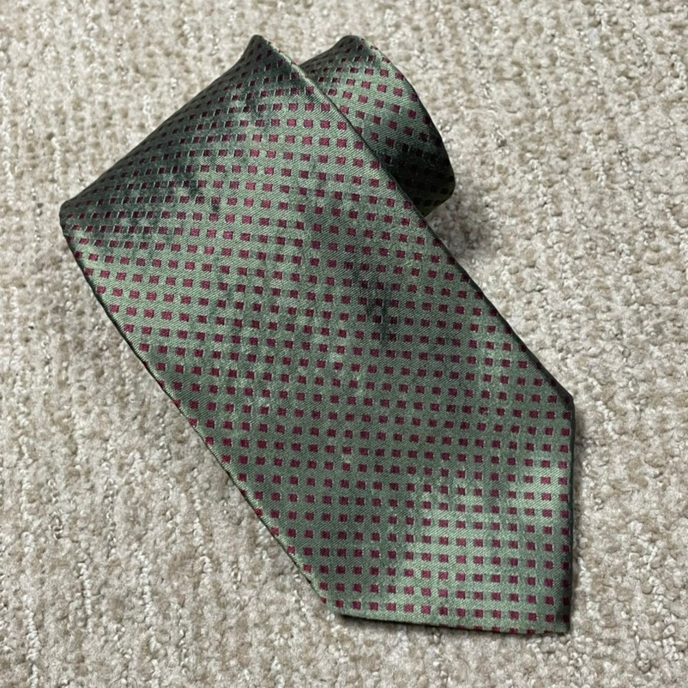Brooks Brothers Makers Necktie Preppy Green Burgundy Silk Geometric Made in USA